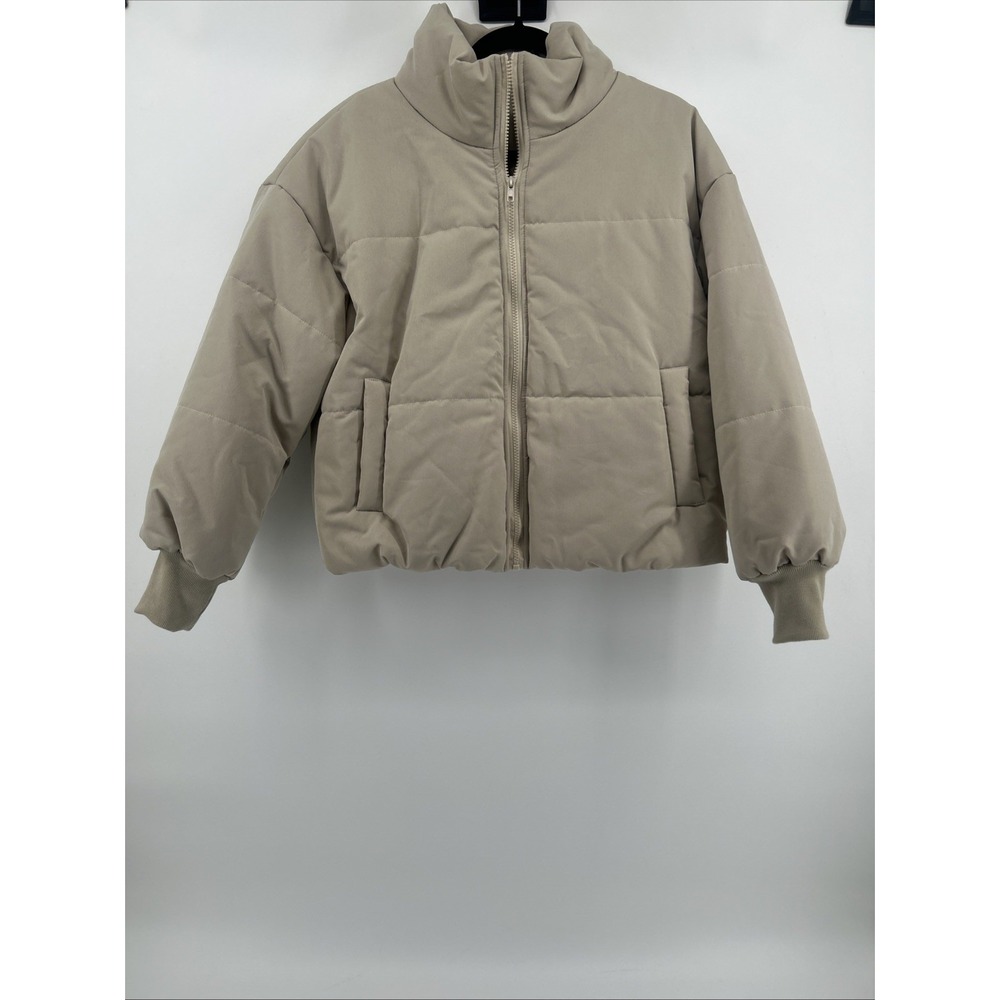 NWOT Tan Cropped Puffer Jacket Medium Beige Quilted Minimalist Clean Girl Chic